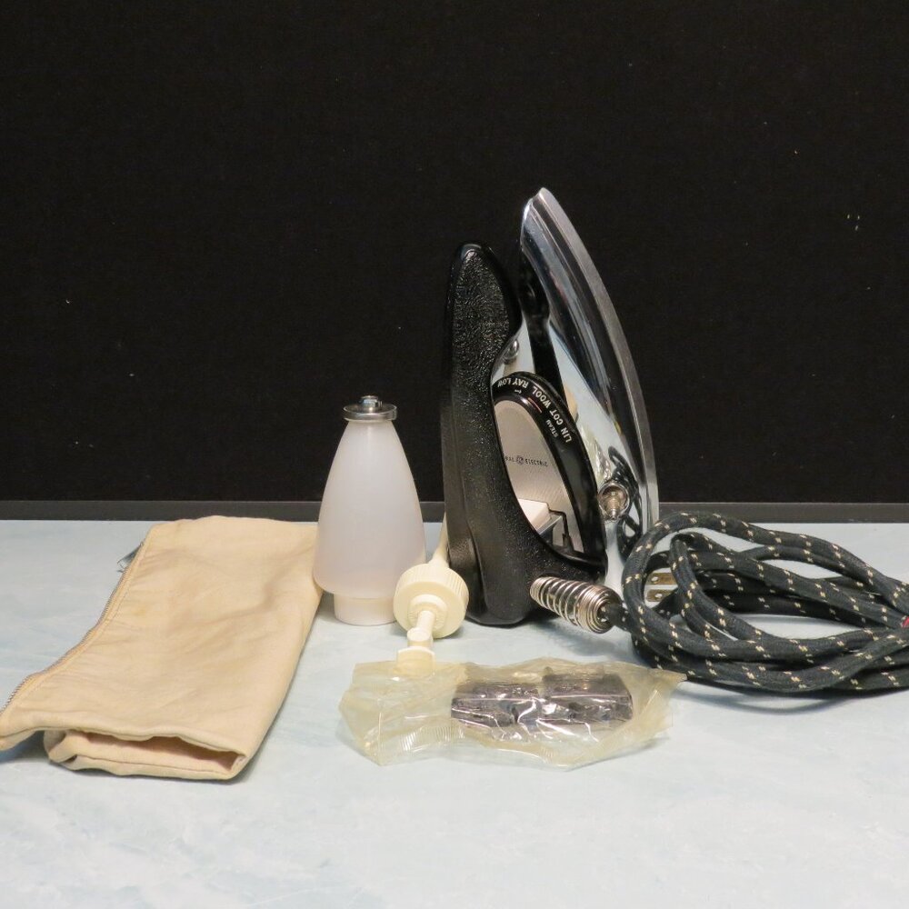 VTG General Electric Travel Steam Iron Cat #23F49 Cloth Cord Tested